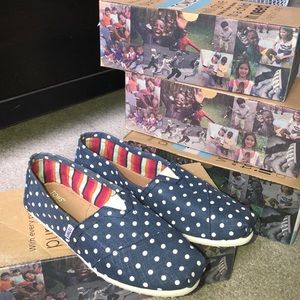 TOMS Classics Navy Polka Dot Linen shoes